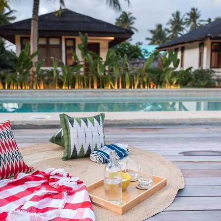 Alon Cloud9 Beach Front Catangnan Exterior foto